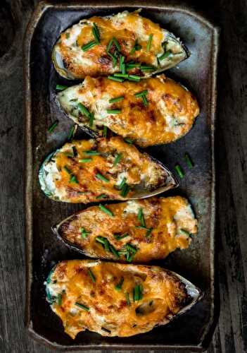 Garlic Cheese Baked Mussels