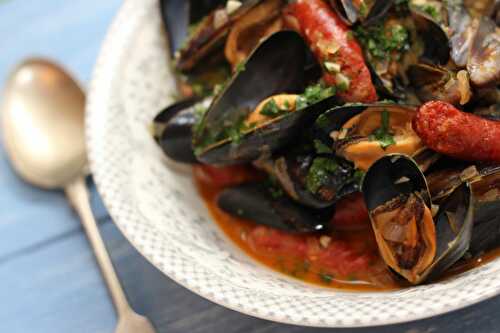 Mussels with Chistorra & White Wine