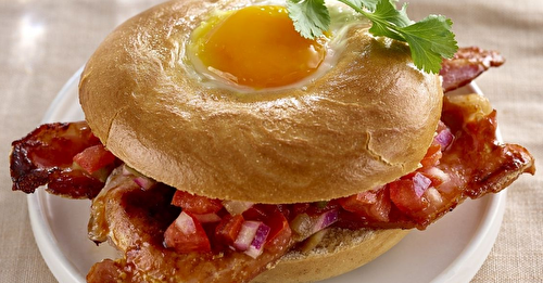 Spicy Bacon & Baked Egg Bagels
