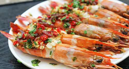 Steamed Prawns & Spicy Sauce