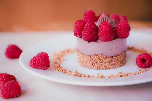 Beetroot & Raspberry Cheesecake ꓲ Vegan, Gluten-Free & Raw
