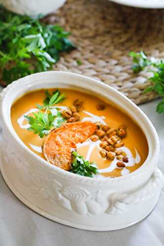 Creamy Butternut Squash Spiced Soup - Quick & Easy Fall Recipe