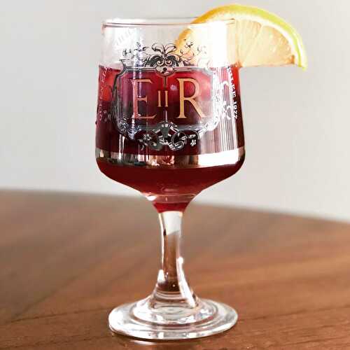 The Queen's Dubonnet and Gin Cocktail