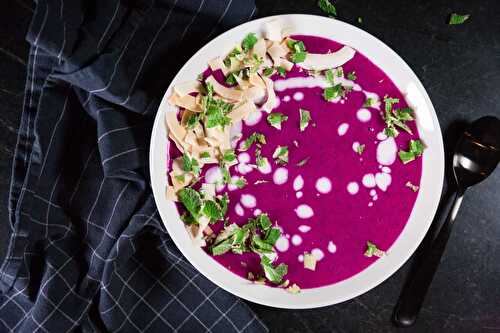 Pitaya Bowl with Coconut and Pineapple Mint