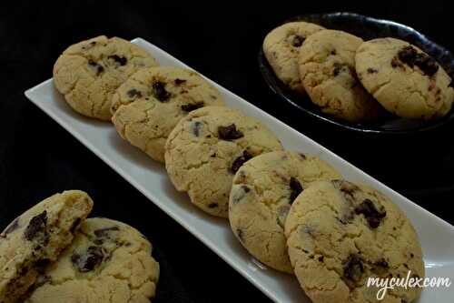 Eggless Vanilla Choco Chunk Cookies