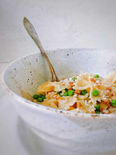Pasta with pancetta and peas