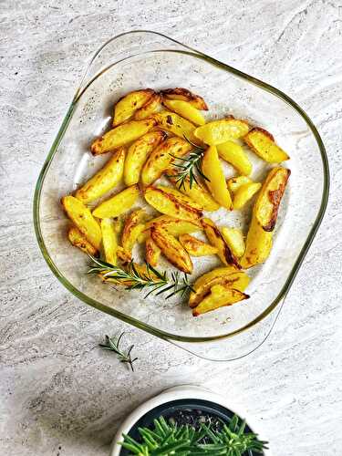 Oven roasted potatoes with rosemary and garlic