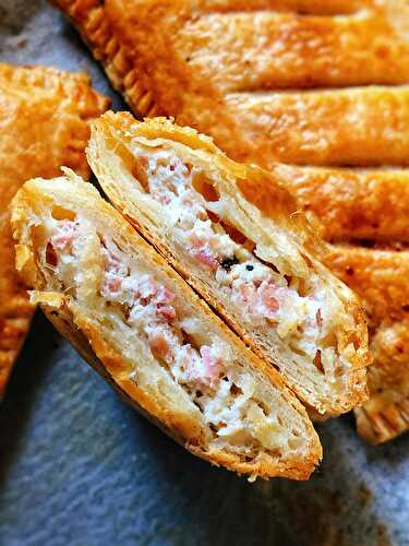 Ham and Ricotta puff pastry pockets