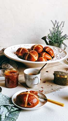 Soft and fragrant hot cross buns