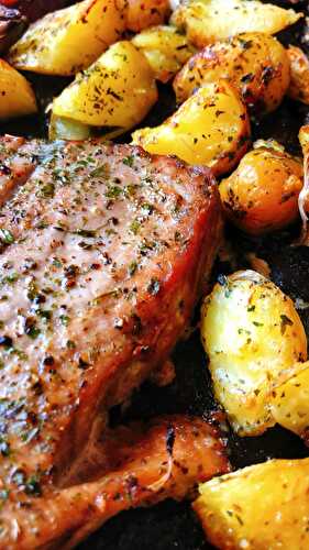 Baked tuna steak with potatoes