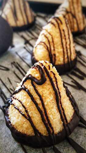 Coconut Macaroons with Chocolate 