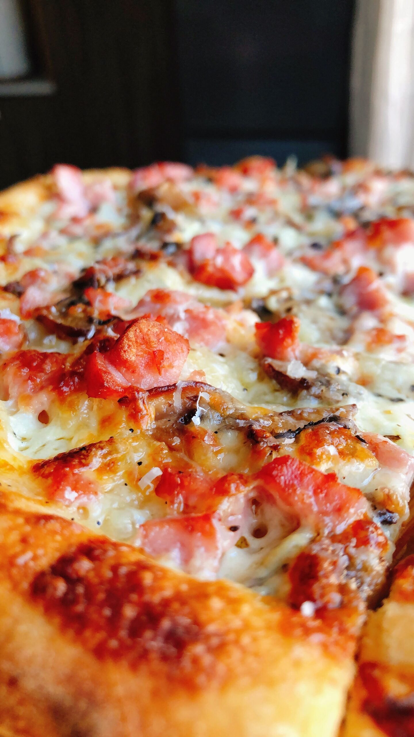 Creamy Ham and Mushroom Pizza