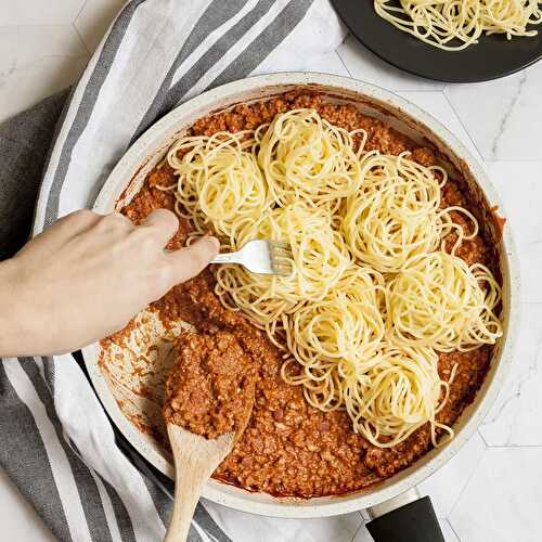 Vegan Spaghetti Bolognese (with Cauliflower Walnut Mince)