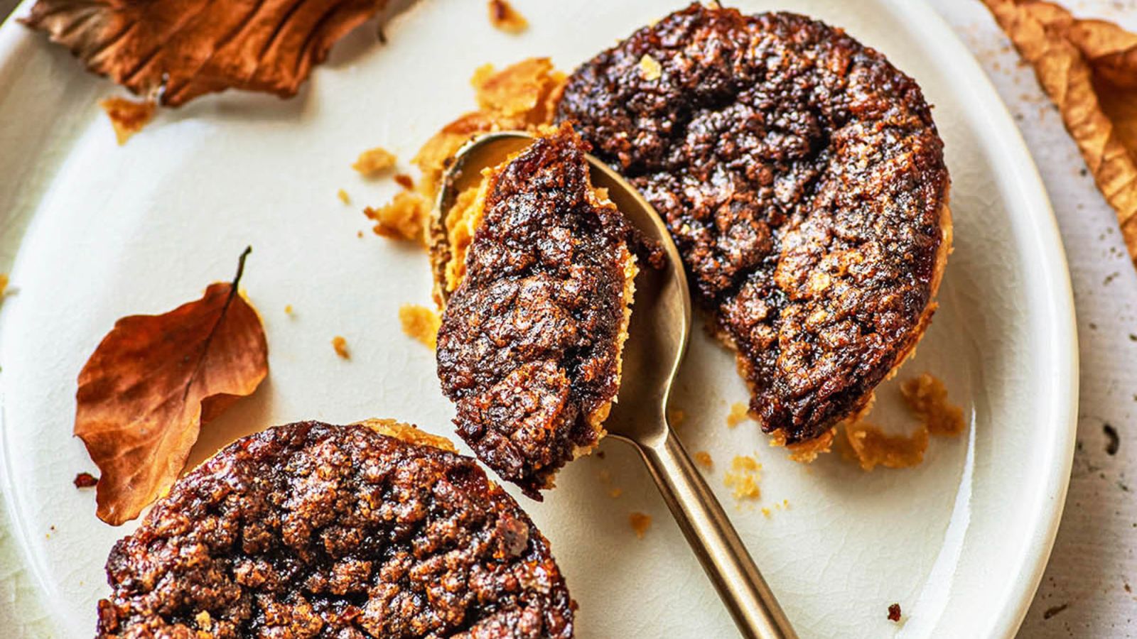 24 Simple Yet Creative Thanksgiving Desserts to Impress Your Guests