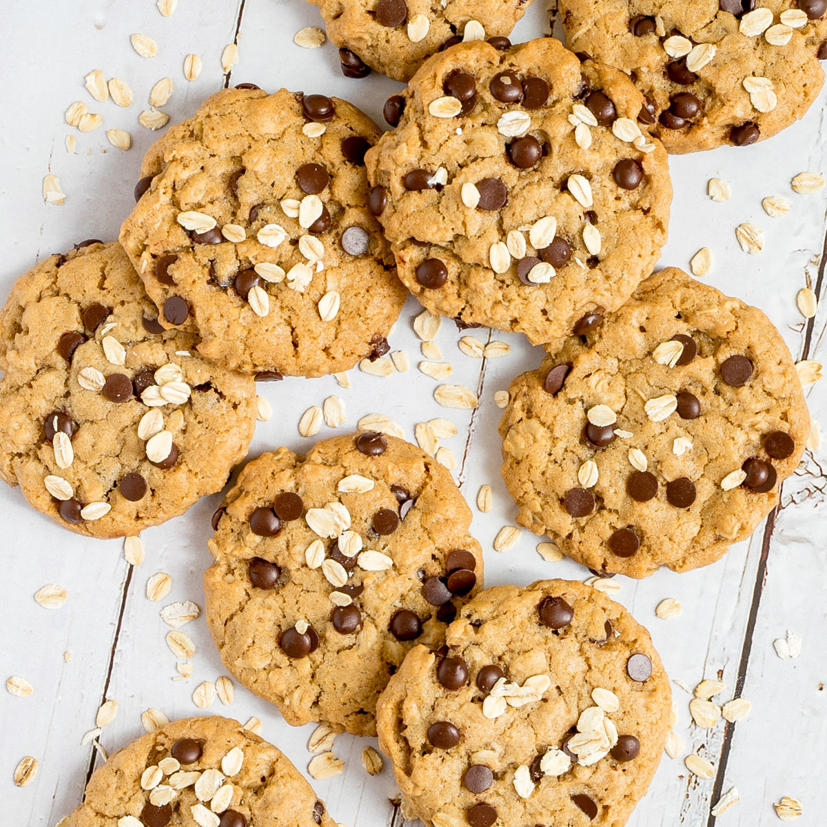 Vegan Oatmeal Chocolate Chip Cookies