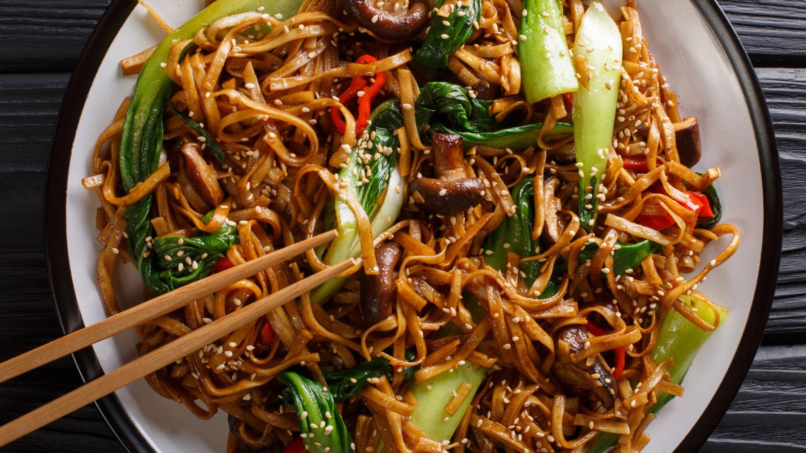 Whip Up Fast 18 Delicious Dinners Using Just A Wok!
