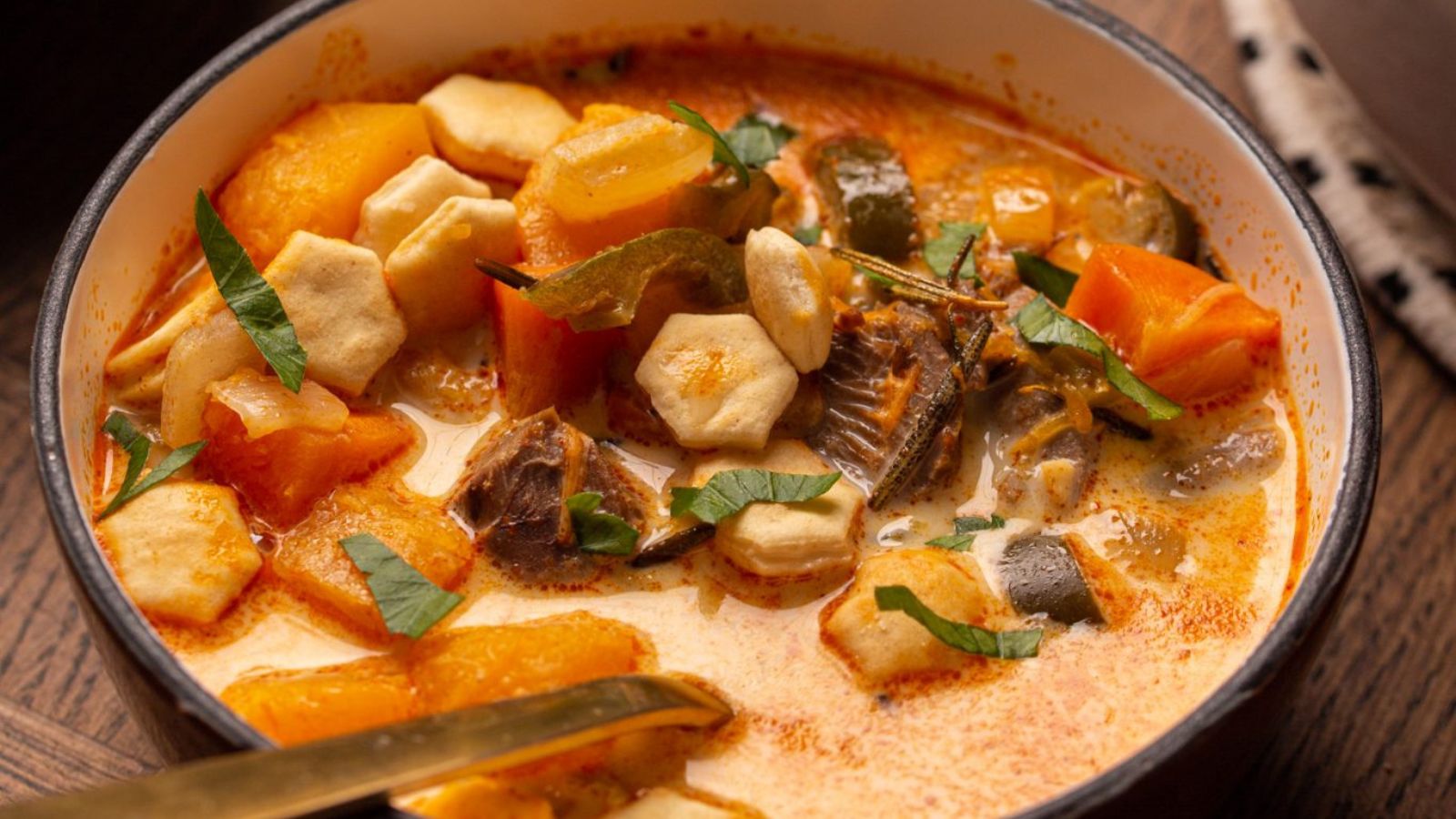 Feast on These 22 Innovative Leftover Turkey Recipes Throughout the Weekend!