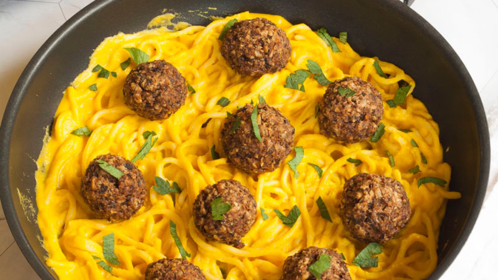 Feast on 22 Healthy Vegetarian Delicacies from the Vibrant Mediterranean