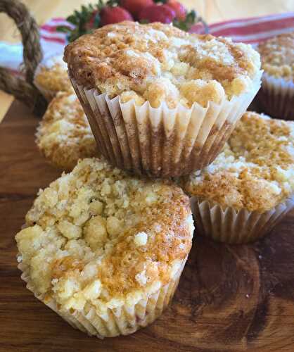 Sourdough discard strawberry muffins