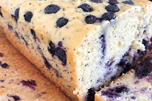 Blueberry poppy seed and lemon pound cake ~~ Cake aux myrtilles citron et graines de pavot - Nourish by Lu