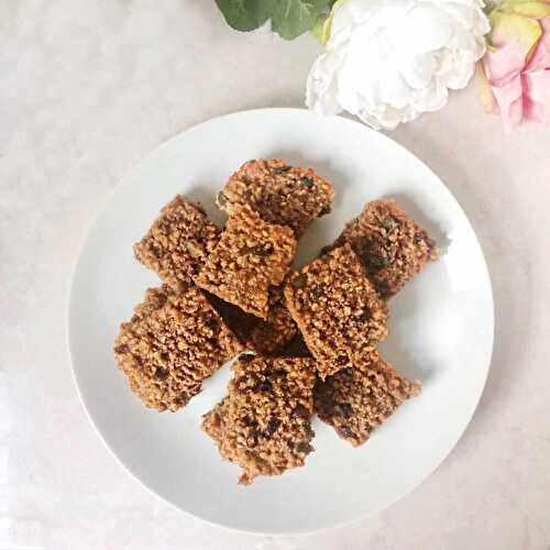 Banana and Peanut Butter Oat Bars - Nourish Your Glow
