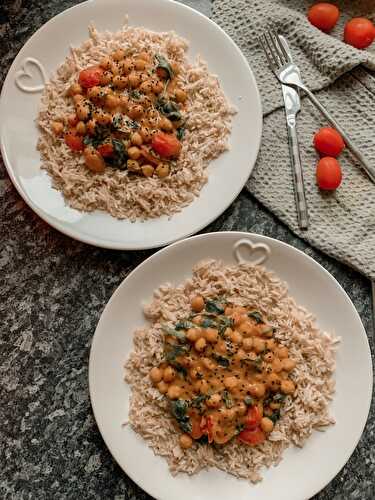 Chickpea, Spinach and Coconut Curry - Nourish Your Glow