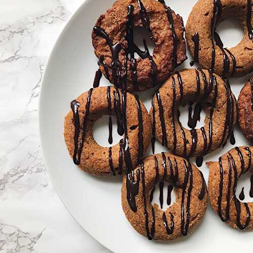 Peanut Butter Baked Doughnuts Recipe - Nourish Your Glow