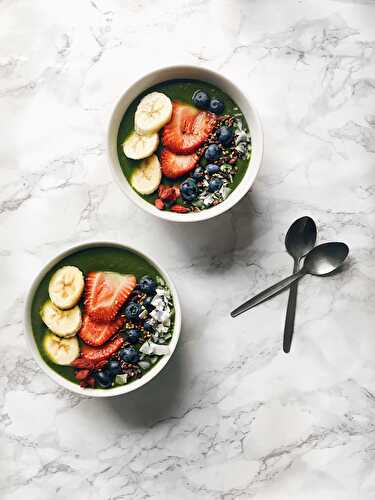 Super Energising Green Smoothie Recipe - Nourish Your Glow