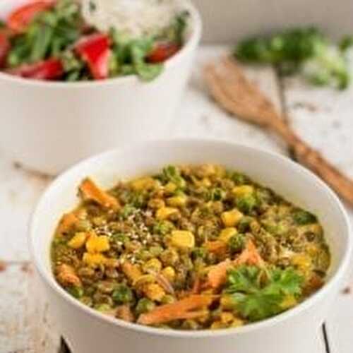 Vegan Stew Recipe With Brown Lentils, Green Peas and Corn