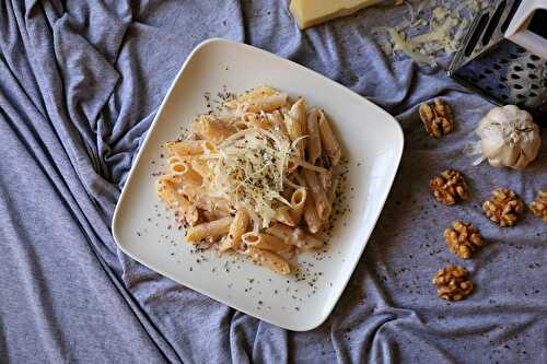 Garlicky Walnut Pasta with Cashew Cream {Gluten Free} - :: Nutrizonia ::