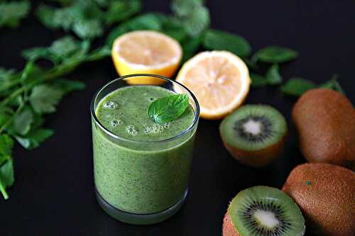 Refreshing Kiwi Green Smoothie - :: Nutrizonia ::