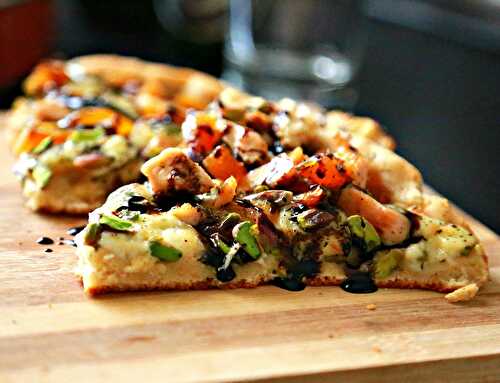 Whole Wheat Brie Chicken Pizza with Dried Apricots - :: Nutrizonia ::