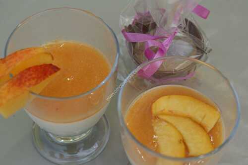 Panna cotta with peach and nectarine with the thermomix, made in 10 minutes.
