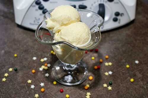Vanilla ice cream with the thermomix, made in 9 minutes.