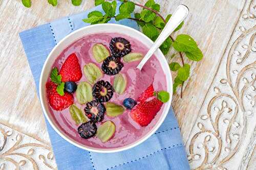 3 Healthy Breakfast Smoothie Bowls