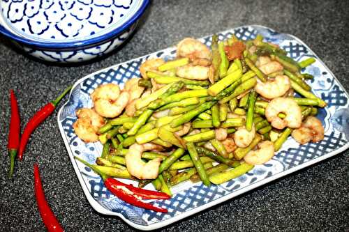 Chinesisch gebratene grüne Spargeln mit Garnelen – Chinese fried green Asparagus with Shrimps – Pane Bistecca