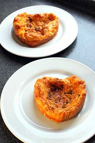 Deftige Käse-Herzchen für den Valentinstag – Cheese Hearts for Valentine‘s Day – Pane Bistecca