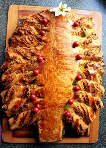 Gefuelltes Weihnachtsbaum-Brot – Filled Christmas Tree Bread – Pane Bistecca