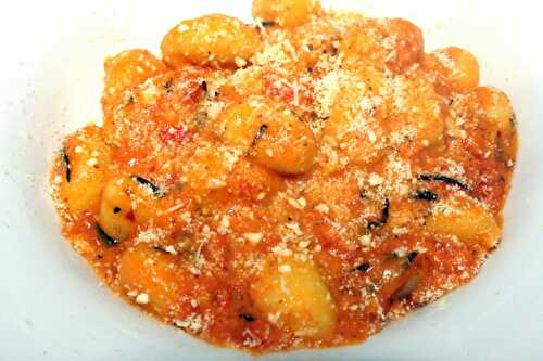 Gnocchi an Tomatensauce mit Fuego – Gnocchi in Tomato Sauce and Fuego – Pane Bistecca