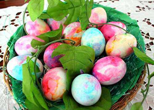 Ostereier Färben mit Rasierschaum – Coloring Easter Eggs with Shaving Cream – Pane Bistecca