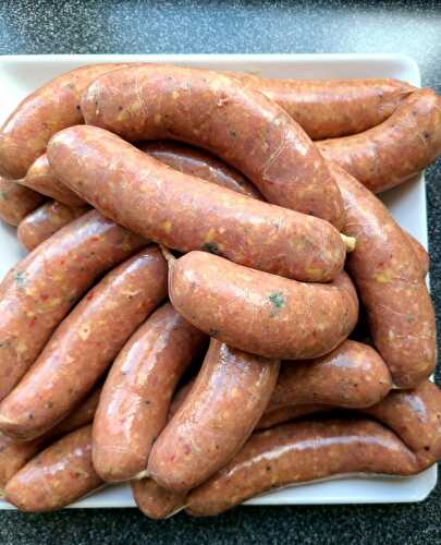 Pfeffrig scharfe Schweins-Bratwürste mit Käse – Peppery spicy Pork Bratwurst with Cheese – Pane Bistecca