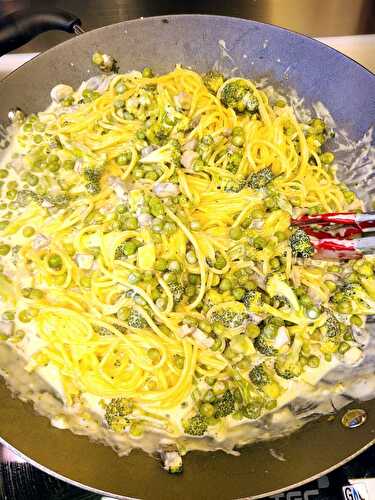 Spaghetti con Piselli, Funghi e Broccoli – Pane Bistecca