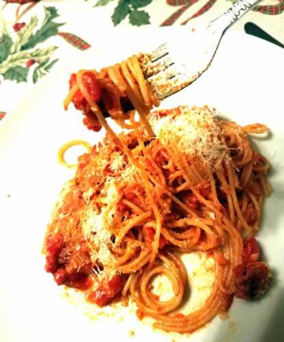 Spaghetti mit feiner Wurst-Peperoni Tomatensauce – Spaghetti with nice Tomato Sauce with Sausage and Capsicum – Pane Bistecca