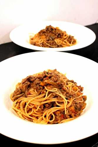 Spaghetti mit Hackfleisch-Zwiebel Sauce – Spaghetti with ground Beef and Onions – Pane Bistecca