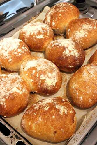 St. Galler Handbürli – Nachgebacken – Traditional Bread Rolls from St. Gallen Switzerland – Pane Bistecca