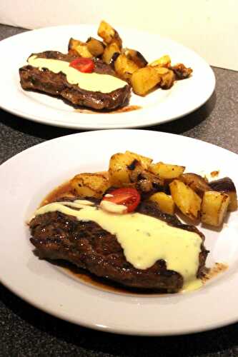 Steak mit Sauce Béarnaise, mit Bratkartoffeln und Auberginen – Steak with Sauce Béarnaise, fried Potatoes and Eggplants – Pane Bistecca