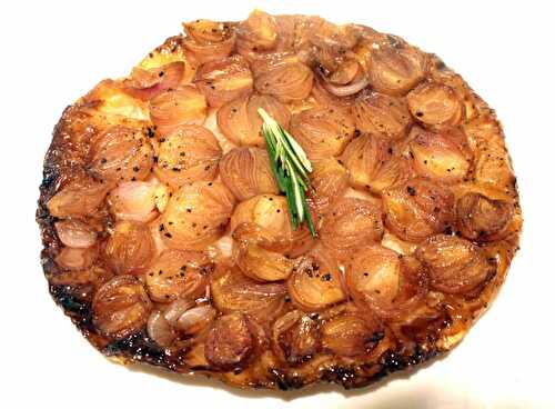 Tarte Tatin von der Schalotte von Obers trifft Sahne – Tarte Tatin of Shallots by Obers trifft Sahne – Pane Bistecca