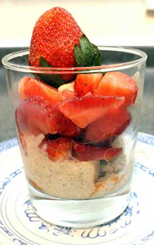 Zimt Glace mit marinierten Erdbeeren – Cinnamon Ice-Cream with marinated Strawberries – Pane Bistecca