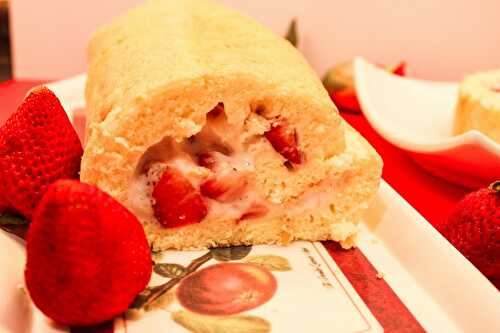 Roulade mit Erdbeeren Füllung – Roulade with Strawberry Filling – very Swiss