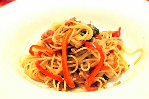 Spaghetti mit Pepperoni Streifen – Spaghetti with Capsicum Stripes